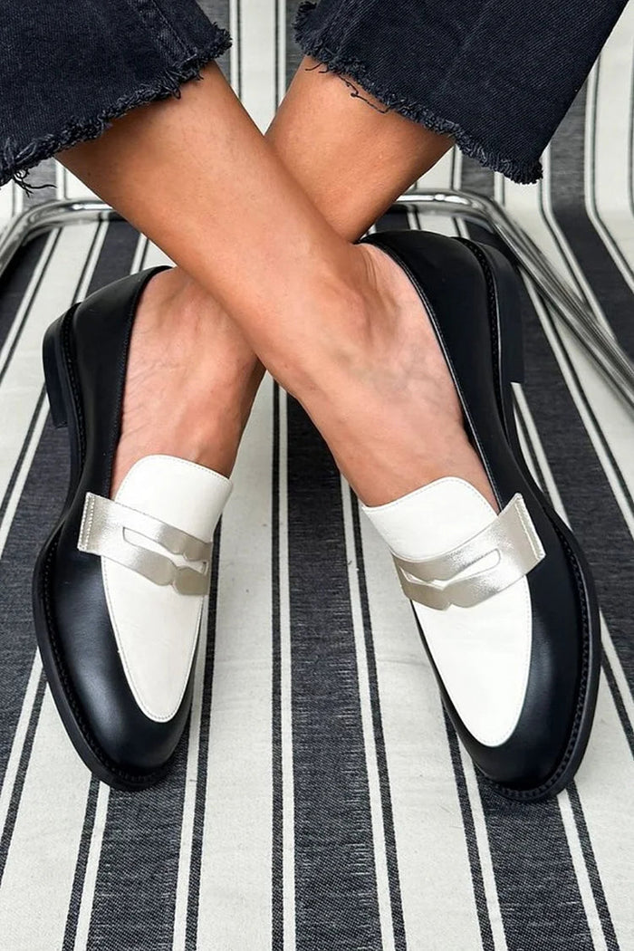 Dam Loafers med Tvåfärgad Design och Metalldetalj