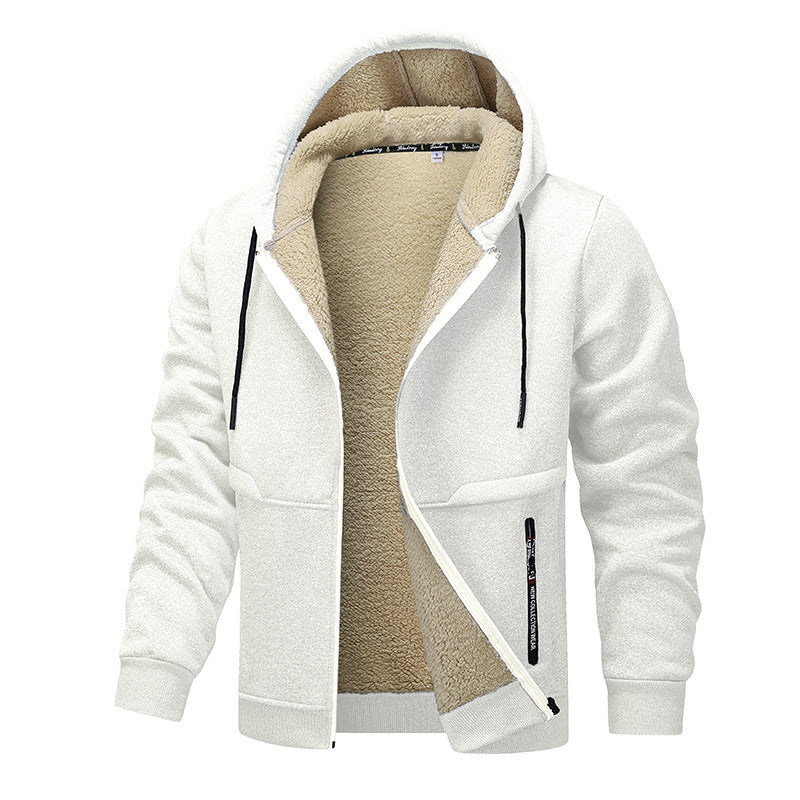 Man i svart hoodiejacka med teddyfoder