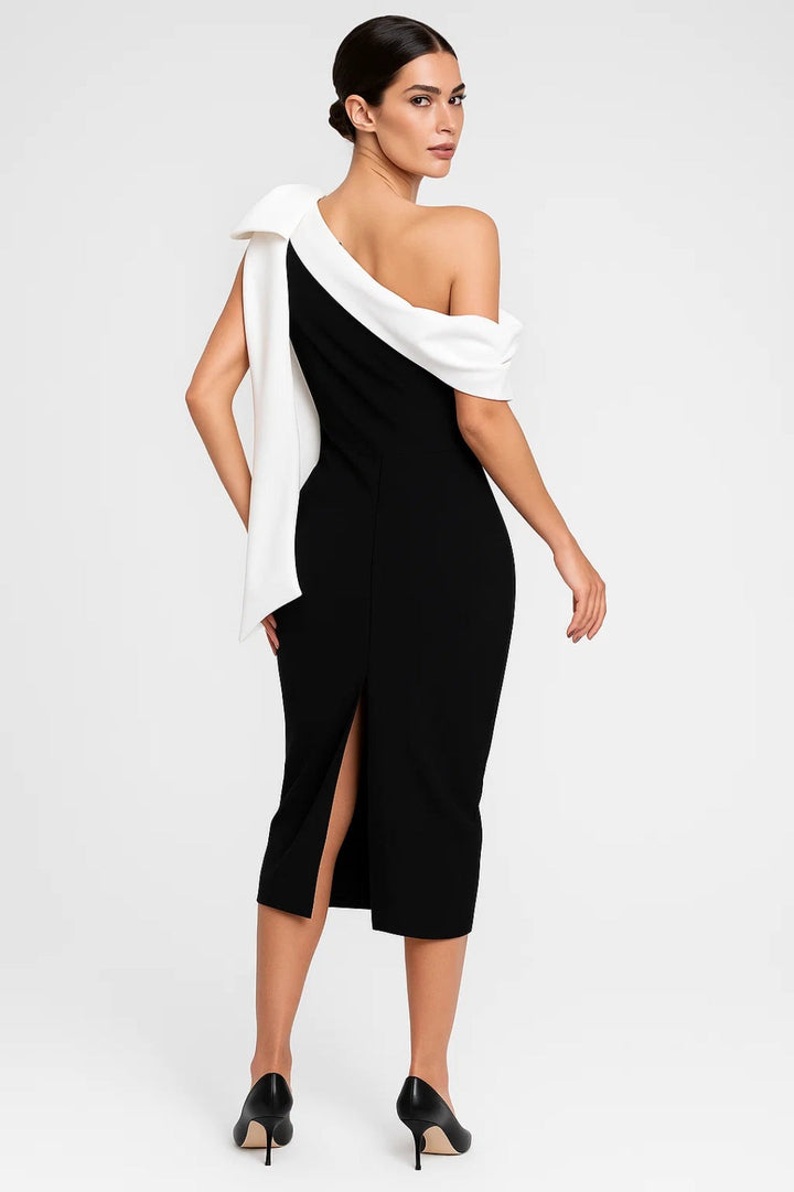 Dam Klänning | Asymmetrisk | Enaxlad Design